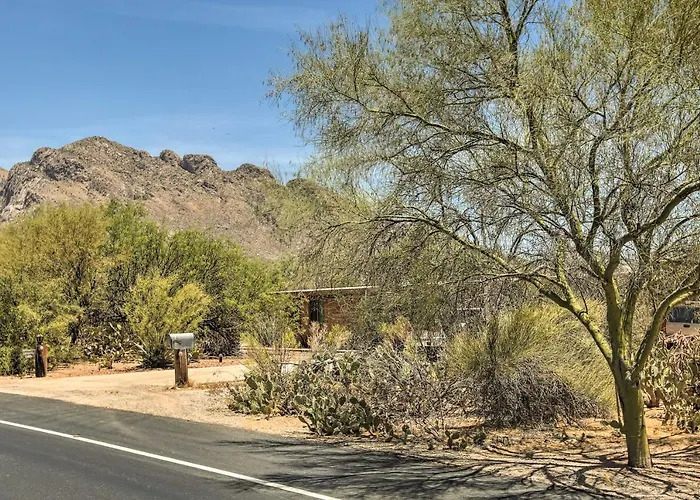 Holiday home Retreat With Pool, And Rooftop Views! Oro Valley