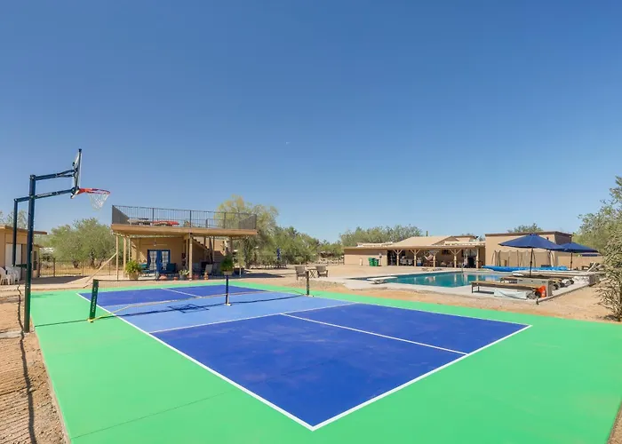 Holiday home Retreat With Pool, And Rooftop Views! *