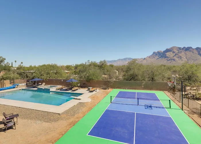 Holiday home Retreat With Pool, And Rooftop Views! *