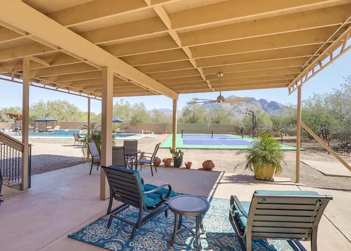 Retreat With Pool, And Rooftop Views! Holiday home *