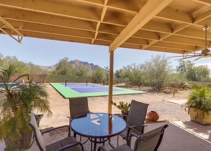 Holiday home Retreat With Pool, And Rooftop Views!